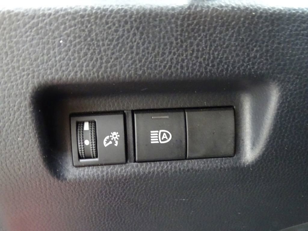Used 2023 Toyota RAV4 LE image 17
