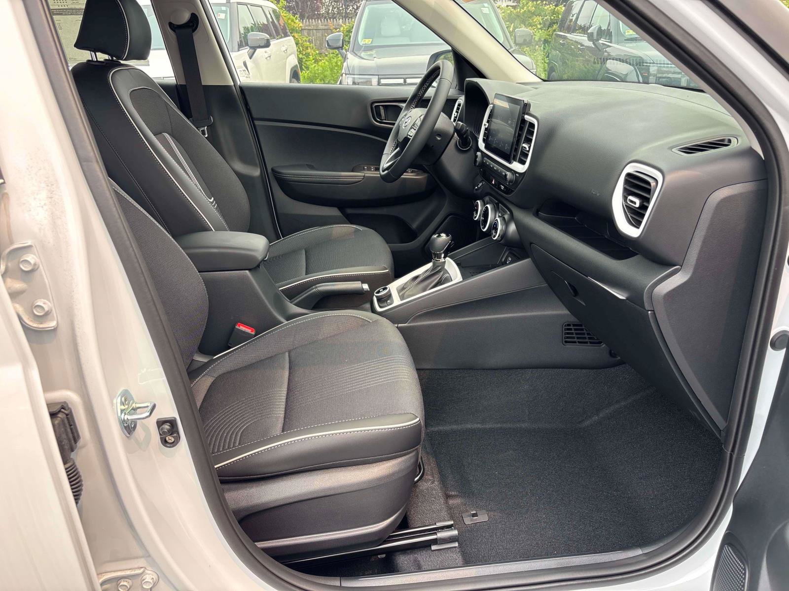 Used 2026 Hyundai Venue SEL FWD image 13