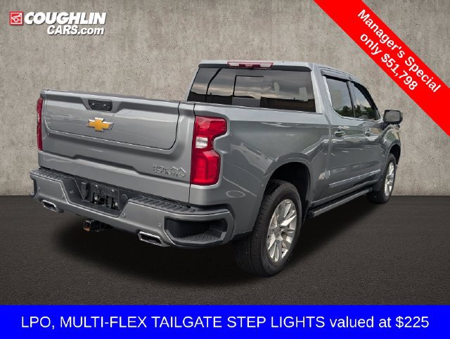 Used 2025 Chevrolet Silverado 1500 High Country w/ Technology Package AWD/4WD image 8