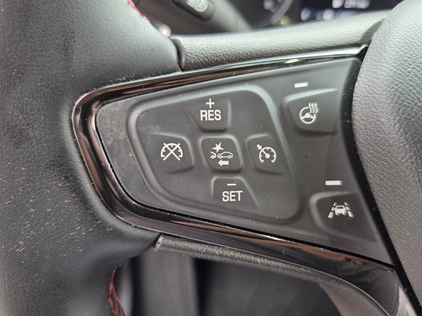 Certified 2023 Chevrolet Equinox RS w/ RS Leather Package FWD image 33