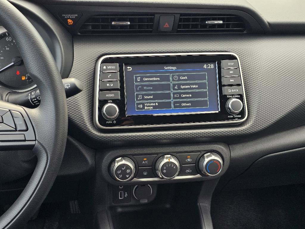 New 2025 Nissan Kicks Play S image 17