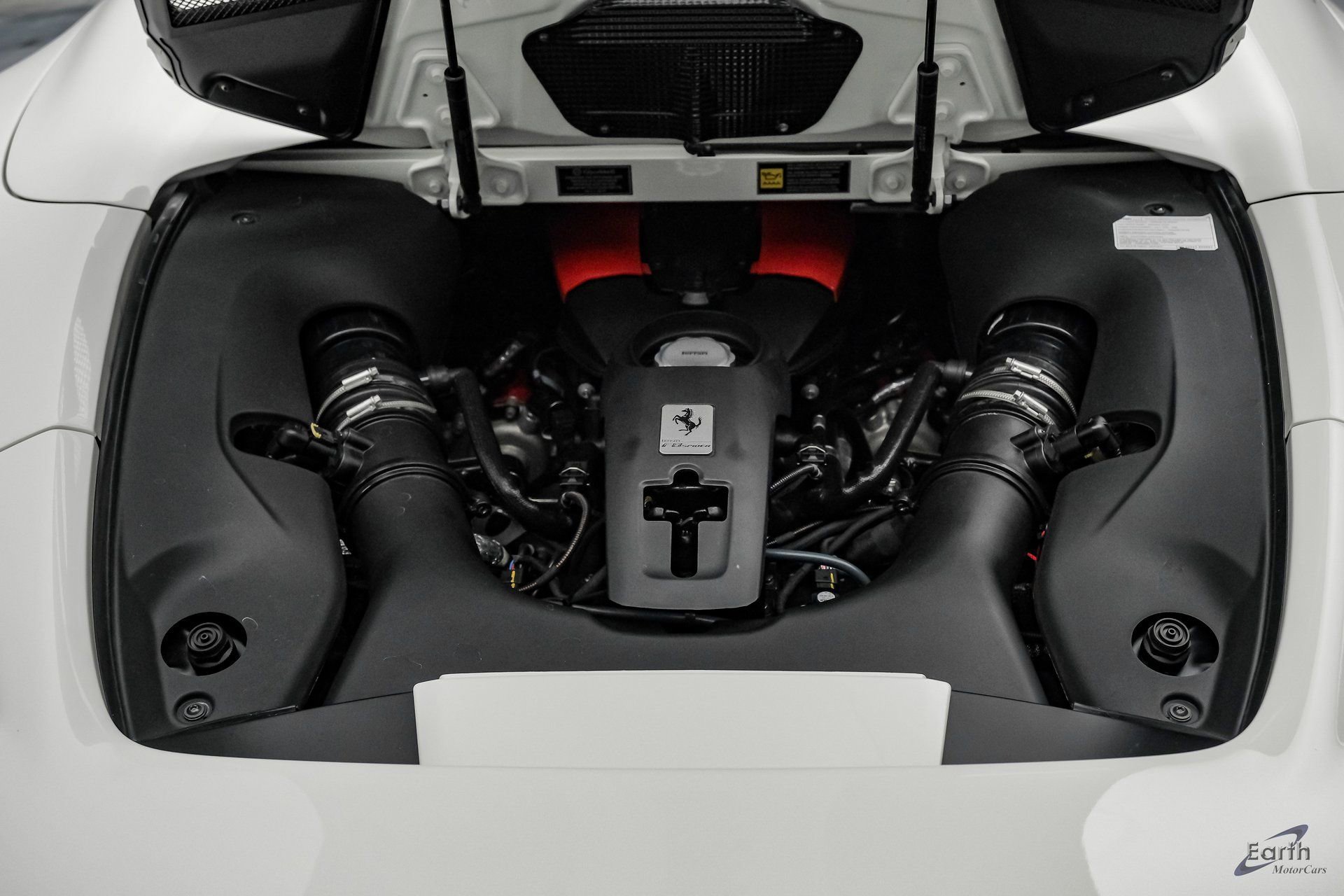 Used 2022 Ferrari F8 Tributo image 3