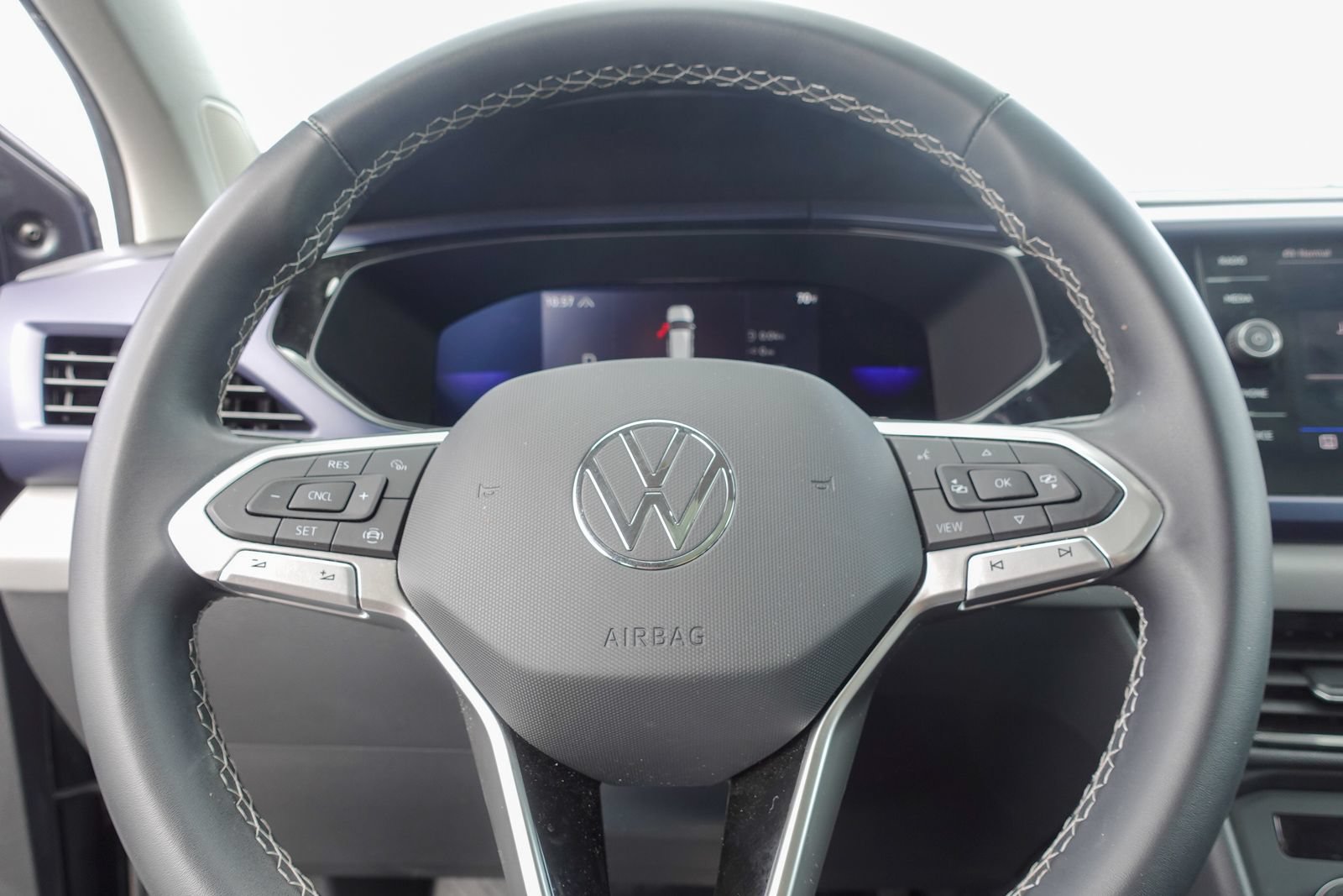 Used 2022 Volkswagen Taos SE FWD image 16