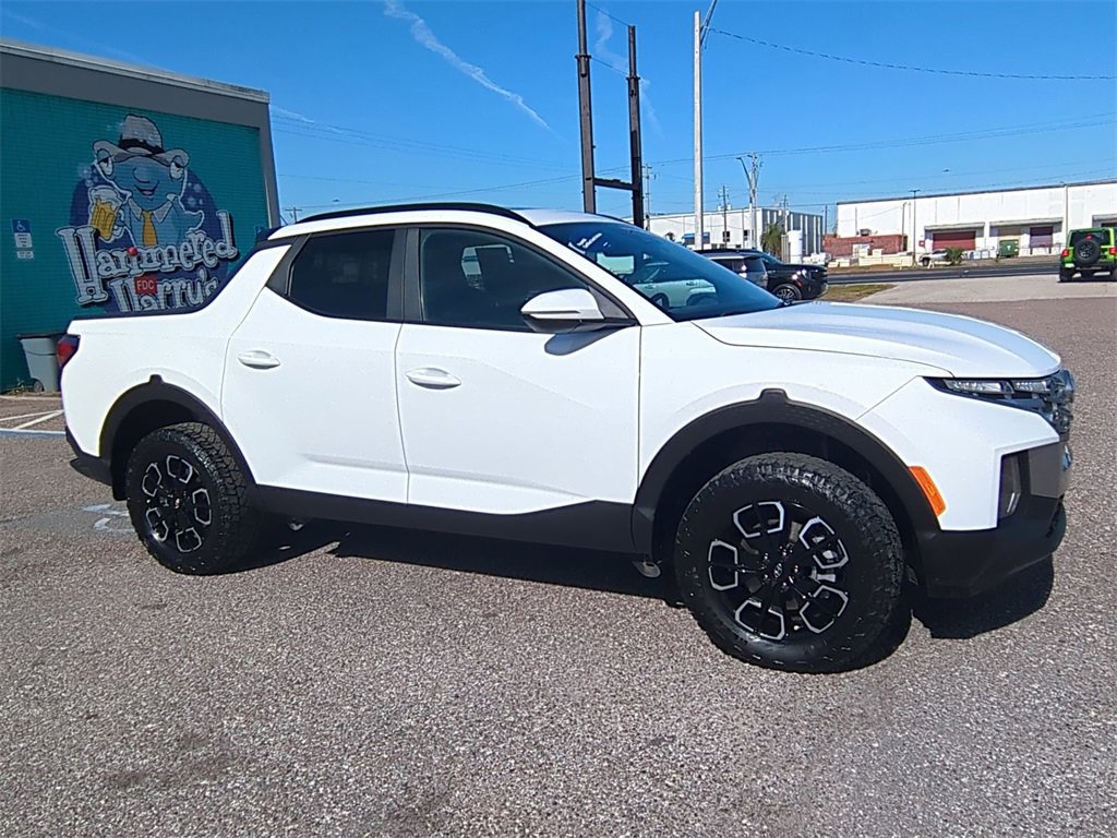 Used 2023 Hyundai Santa Cruz SEL Premium image 2