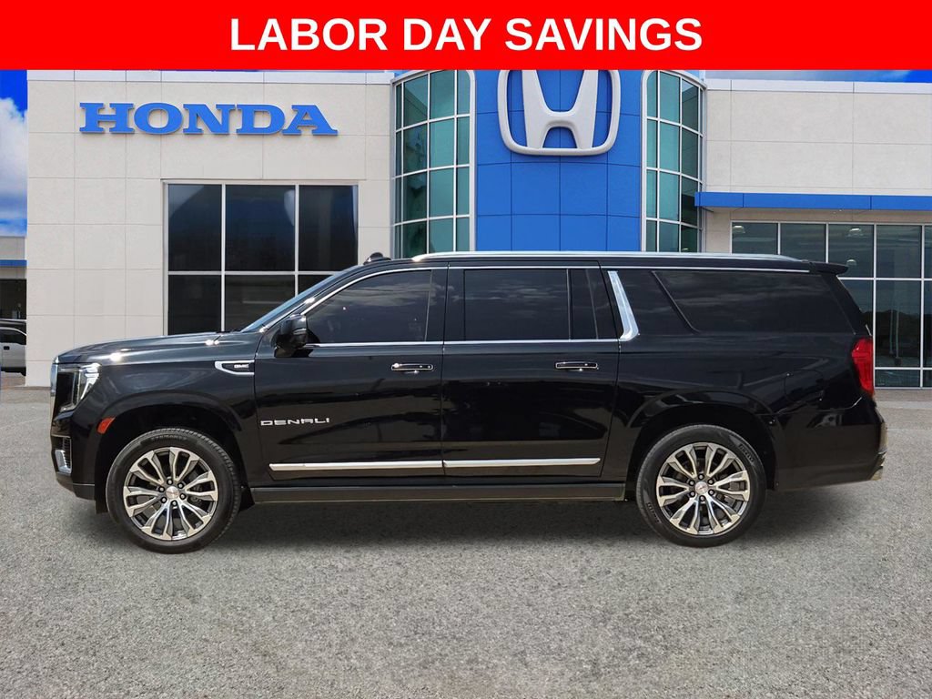 Used 2021 GMC Yukon XL Denali w/ Denali Premium Package AWD/4WD image 6