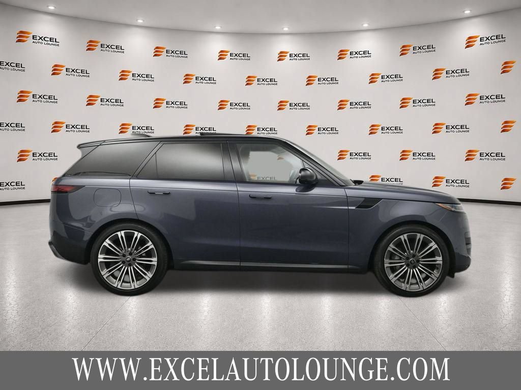 Used 2024 Land Rover Range Rover Sport SE AWD/4WD image 6