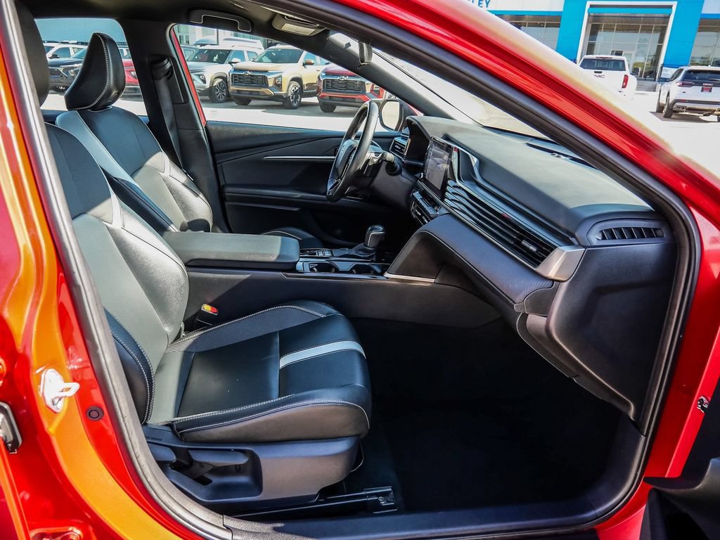 Used 2025 Toyota Camry SE FWD image 14