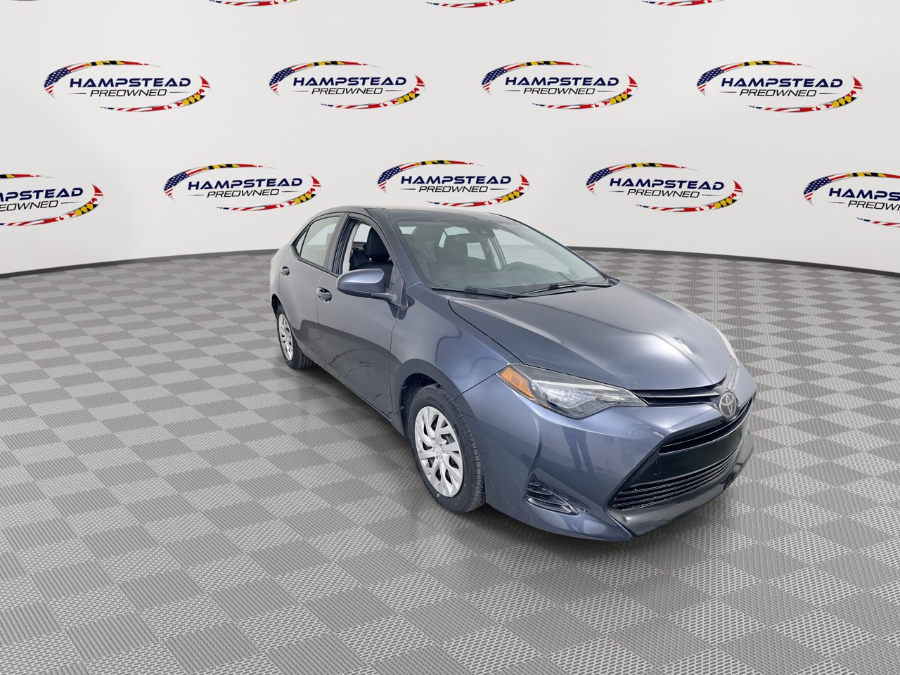 Used 2018 Toyota Corolla LE FWD image 2