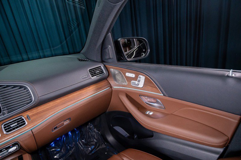 New 2026 Mercedes-Benz GLS 580 4MATIC image 28