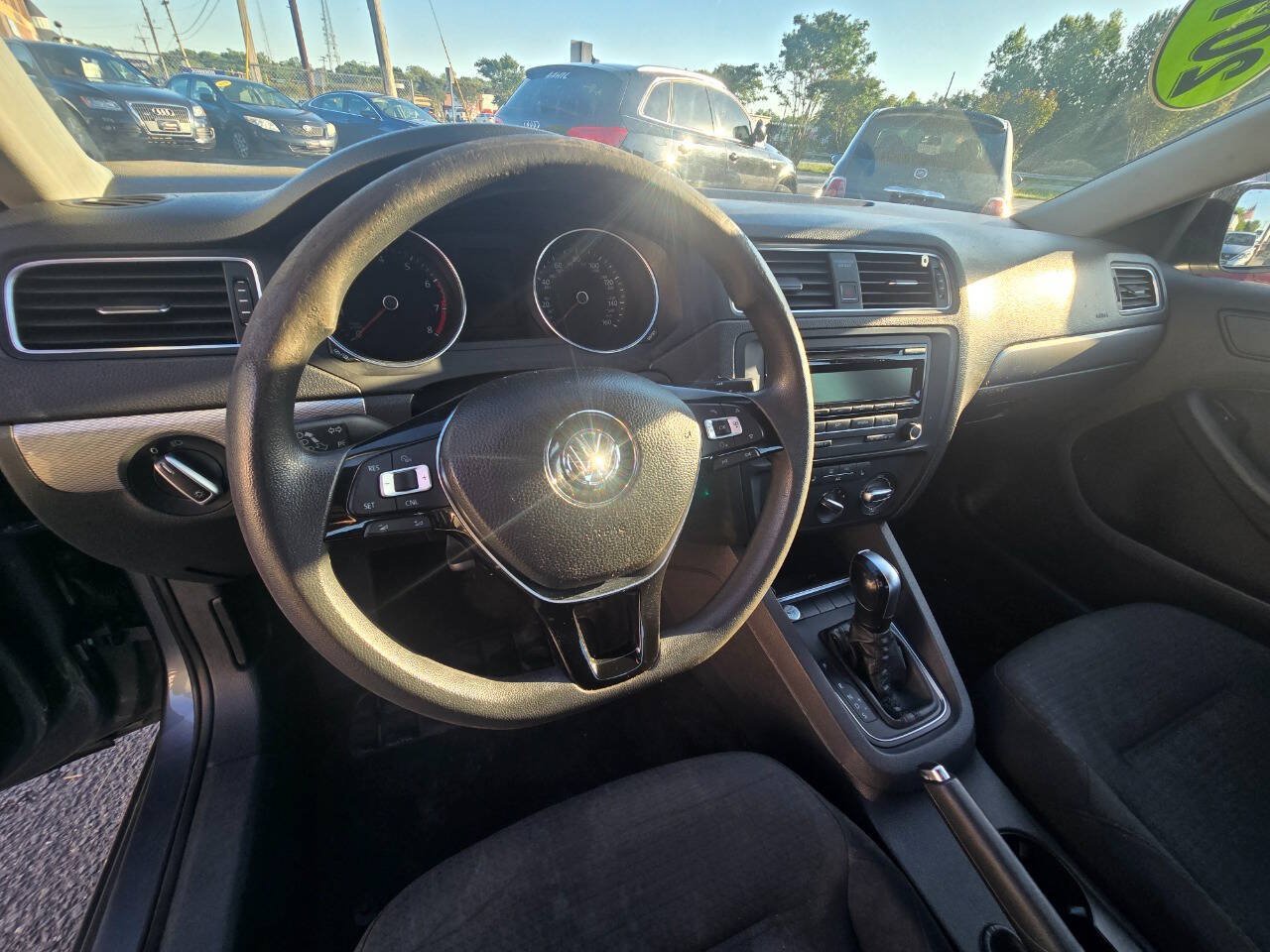 Used 2015 Volkswagen Jetta SE FWD image 21