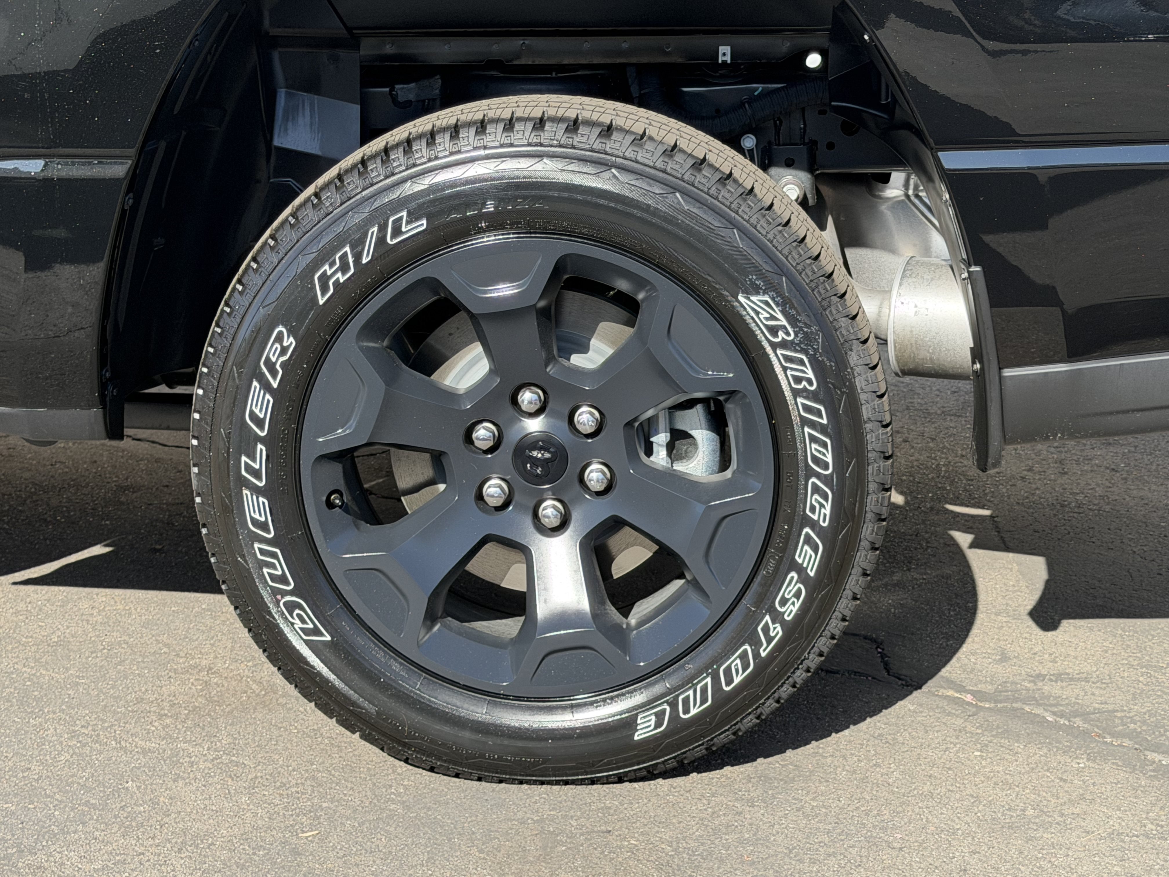 New 2026 RAM 1500 Express AWD/4WD image 16