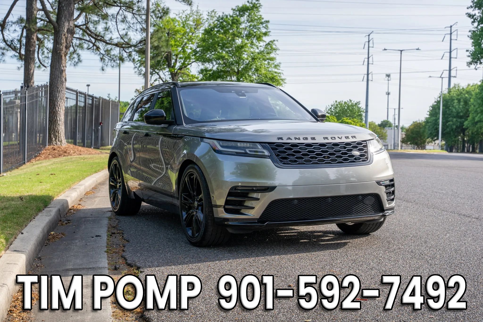 Used 2019 Land Rover Range Rover Velar R-Dynamic SE image 3