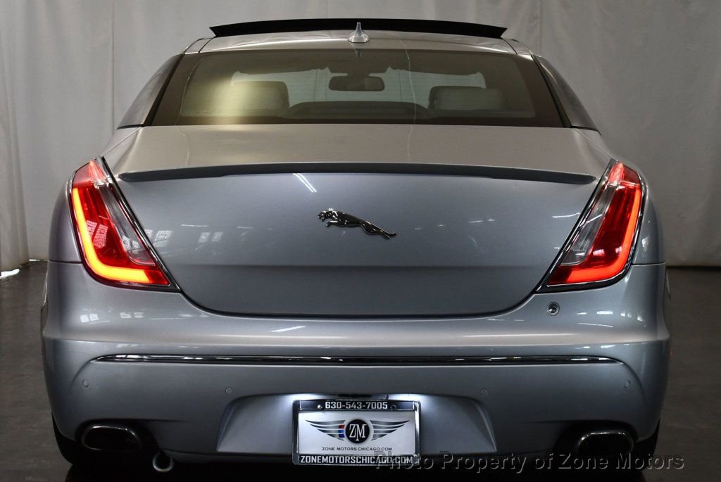 Used 2015 Jaguar XJ image 10