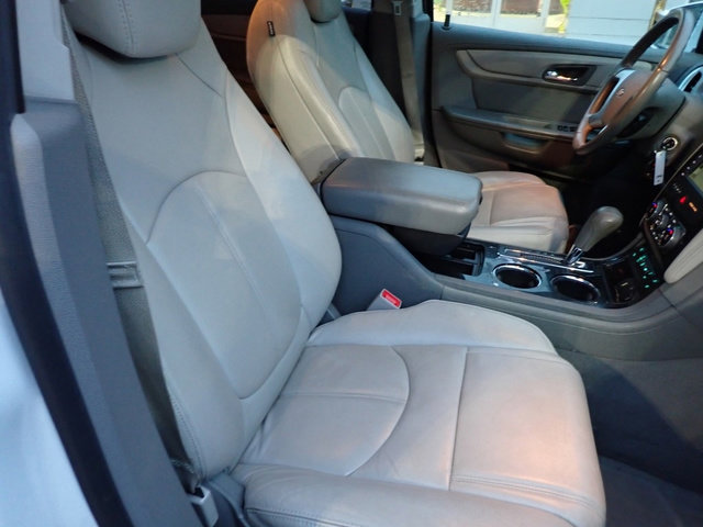 Used 2017 Chevrolet Traverse LT image 11
