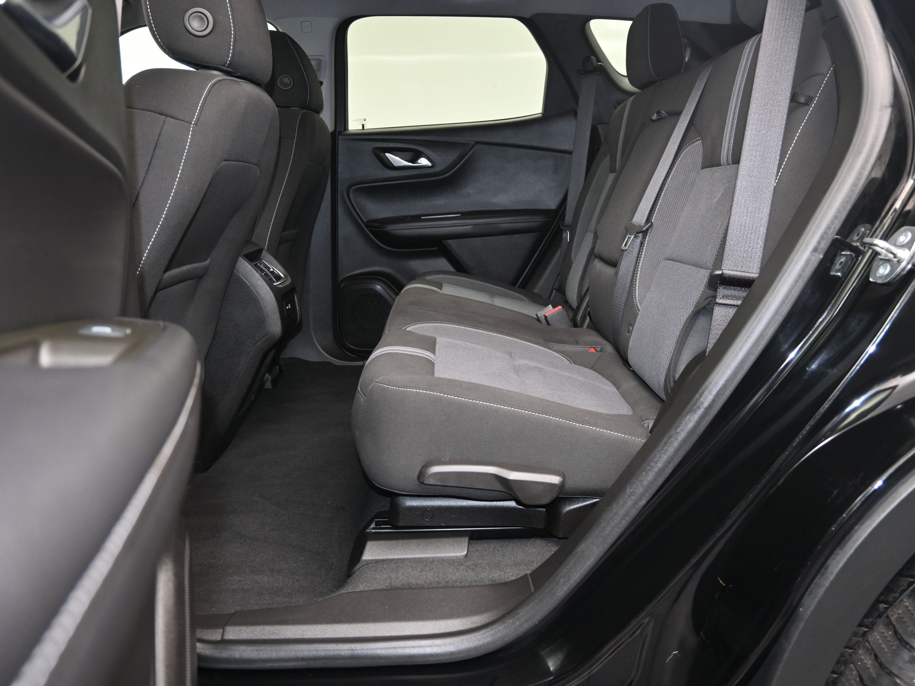 Used 2023 Chevrolet Blazer LT w/ Convenience Package image 23