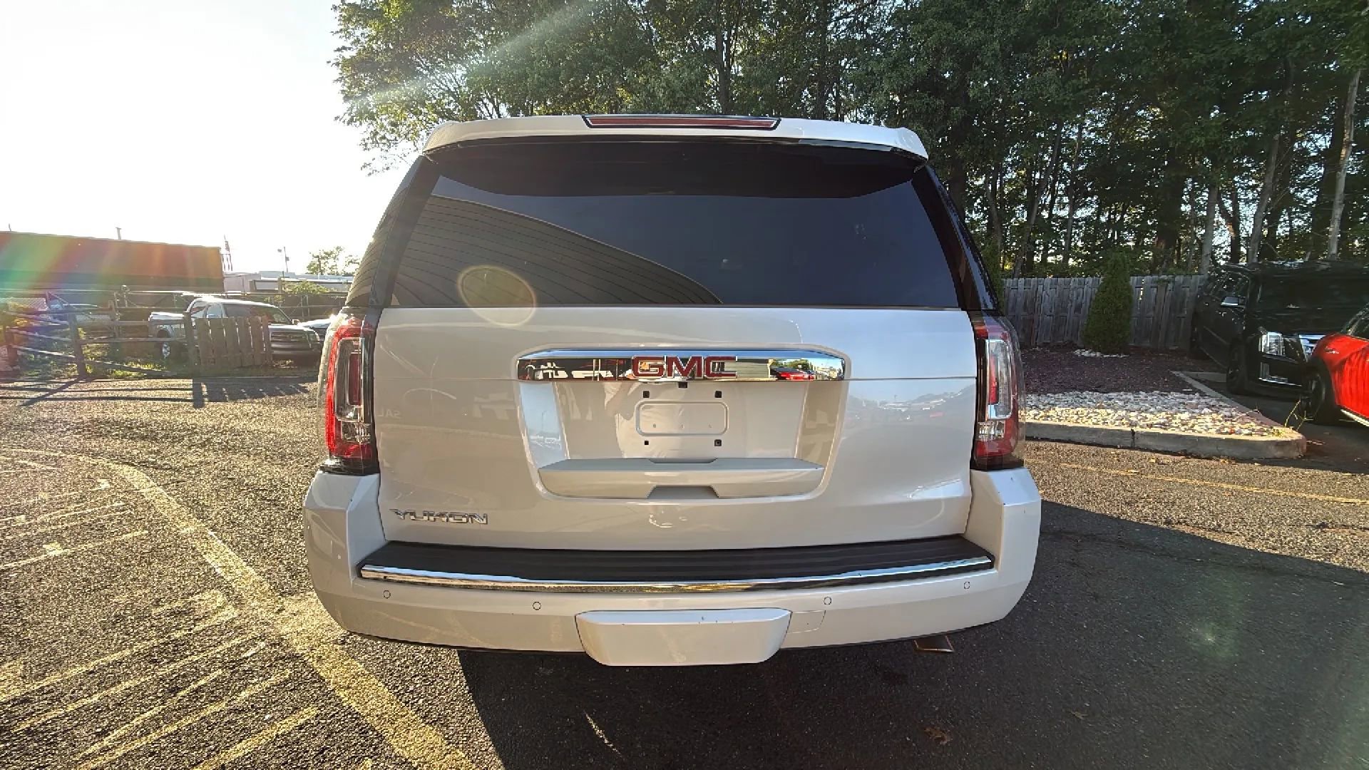 Used 2016 GMC Yukon Denali w/ Open Road Package image 5