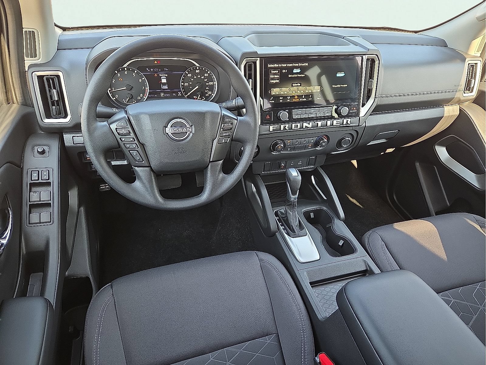 Used 2025 Nissan Frontier SV AWD/4WD image 11