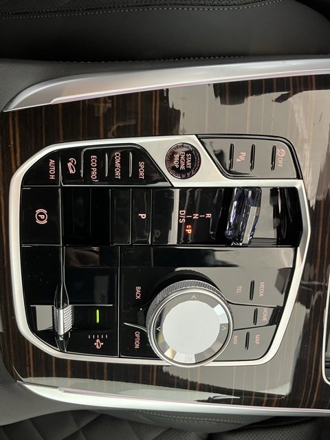 New 2026 BMW X7 xDrive40i w/ Executive Package image 18