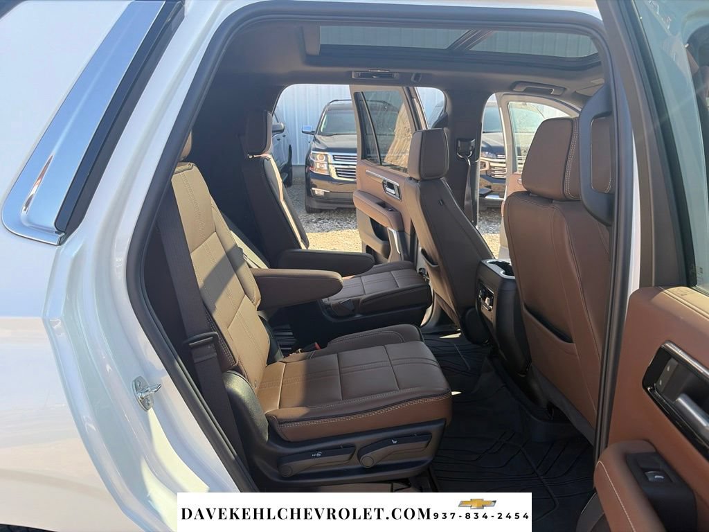 Used 2025 Chevrolet Tahoe High Country AWD/4WD image 25