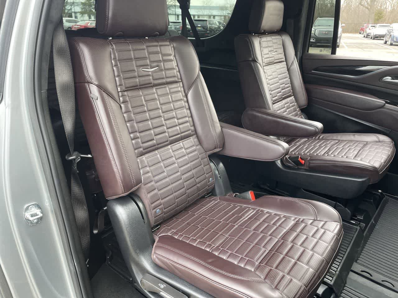 Certified 2024 Cadillac Escalade ESV V w/ LPO, ONYX Package image 15