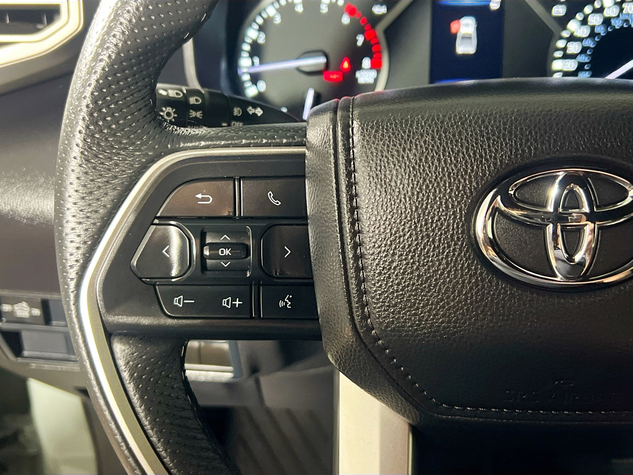 Used 2025 Toyota Tundra SR5 w/ TRD Off-Road Package image 18