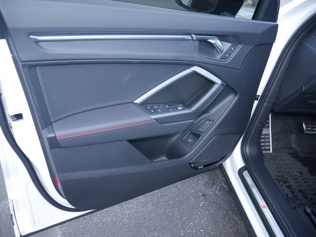 Certified 2025 Audi Q3 2.0T Premium Plus AWD/4WD image 4