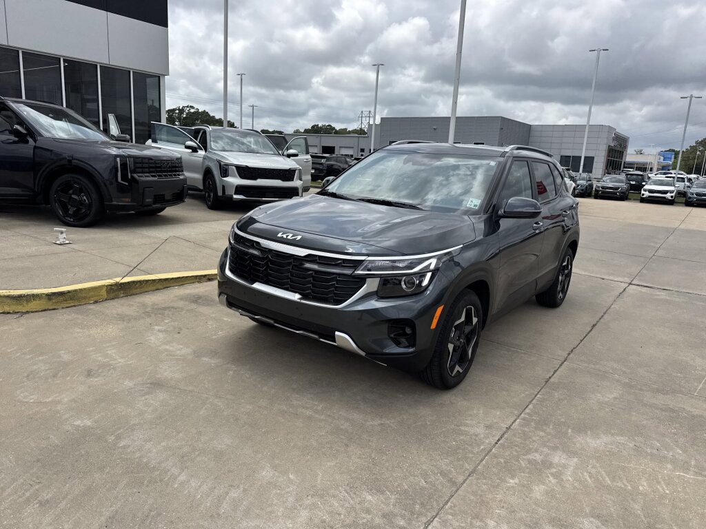 Used 2026 Kia Seltos S FWD image 3