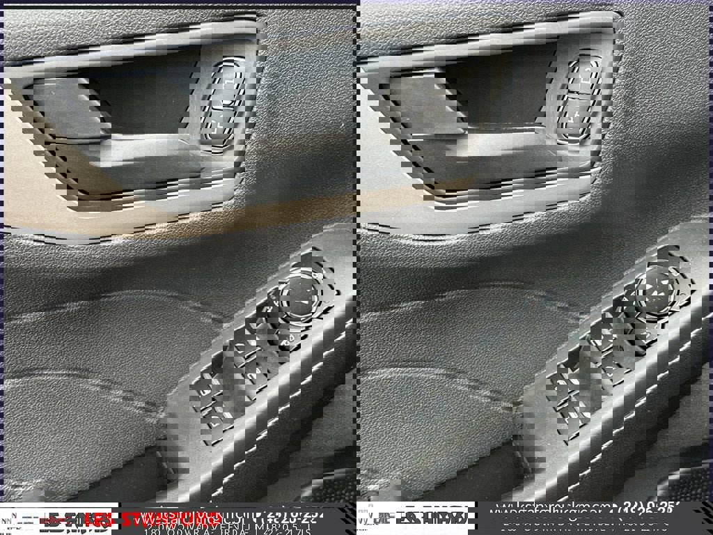 Used 2022 Ford Escape SE image 17