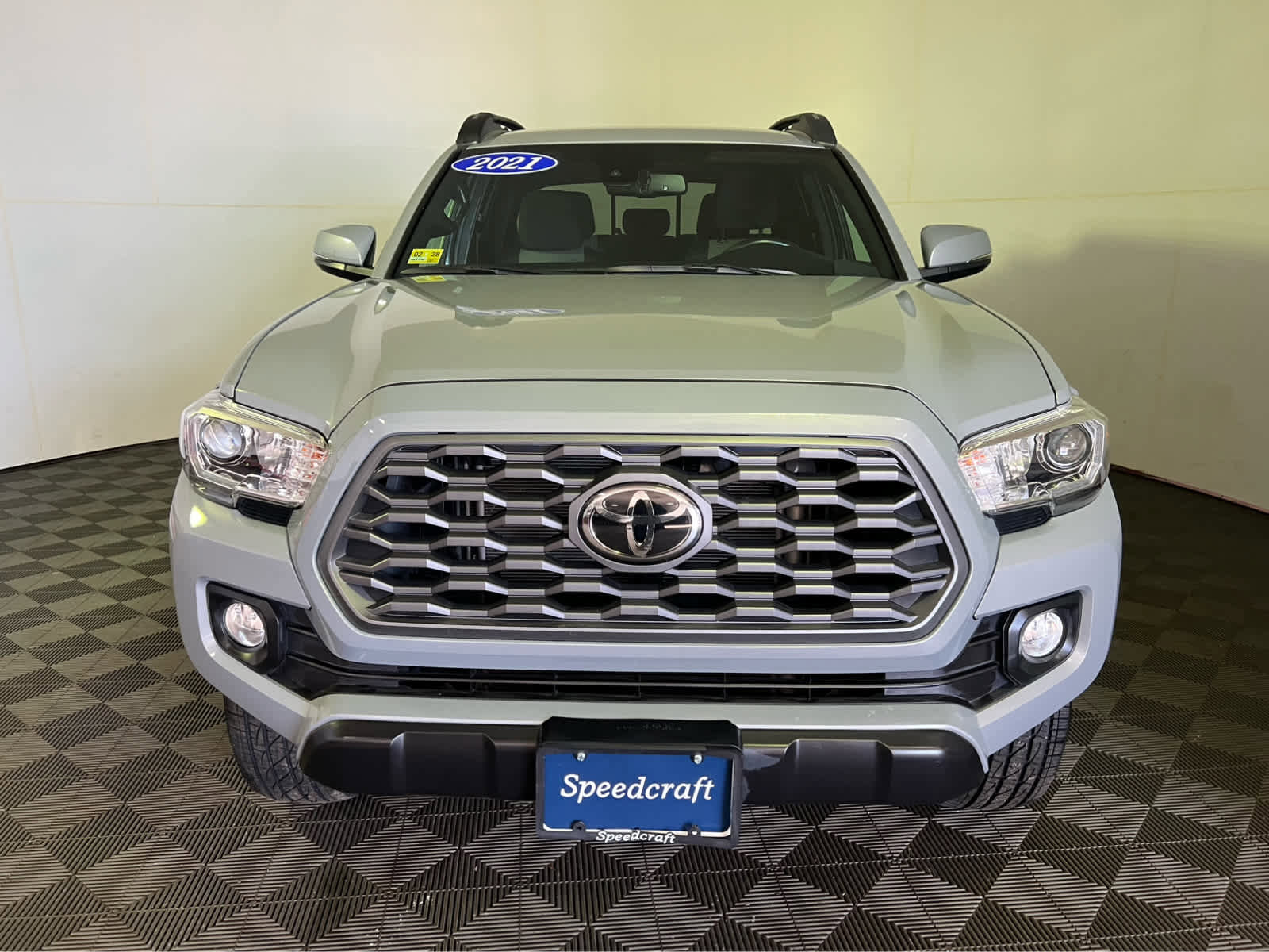Used 2021 Toyota Tacoma TRD Off-Road w/ Technology Package image 2