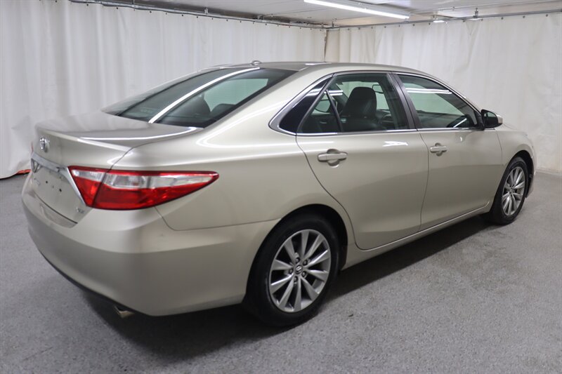 Used 2015 Toyota Camry XLE FWD image 6