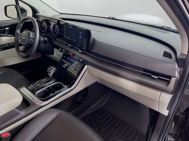 Used 2024 Kia Carnival EX image 31
