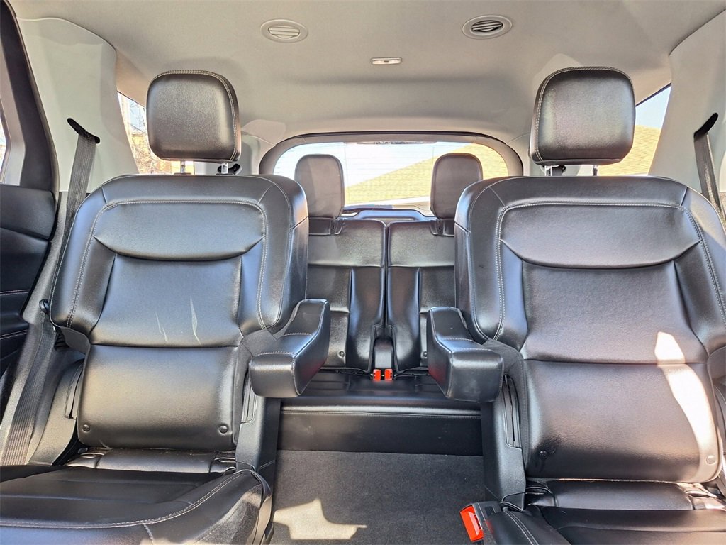 Used 2022 Ford Explorer XLT w/ Equipment Group 202A image 23