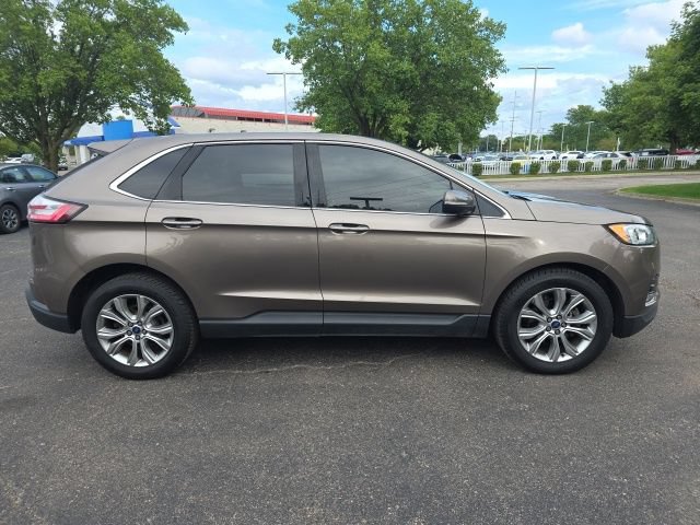 Used 2019 Ford Edge Titanium FWD image 10