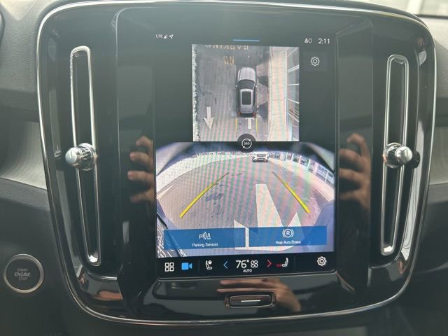 Certified 2025 Volvo XC40 B5 Plus AWD/4WD image 23