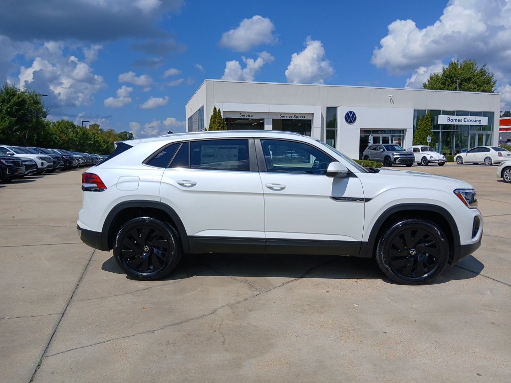 New 2026 Volkswagen Atlas Cross Sport SE FWD image 8