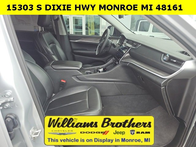 Used 2024 Jeep Grand Cherokee L Limited image 28