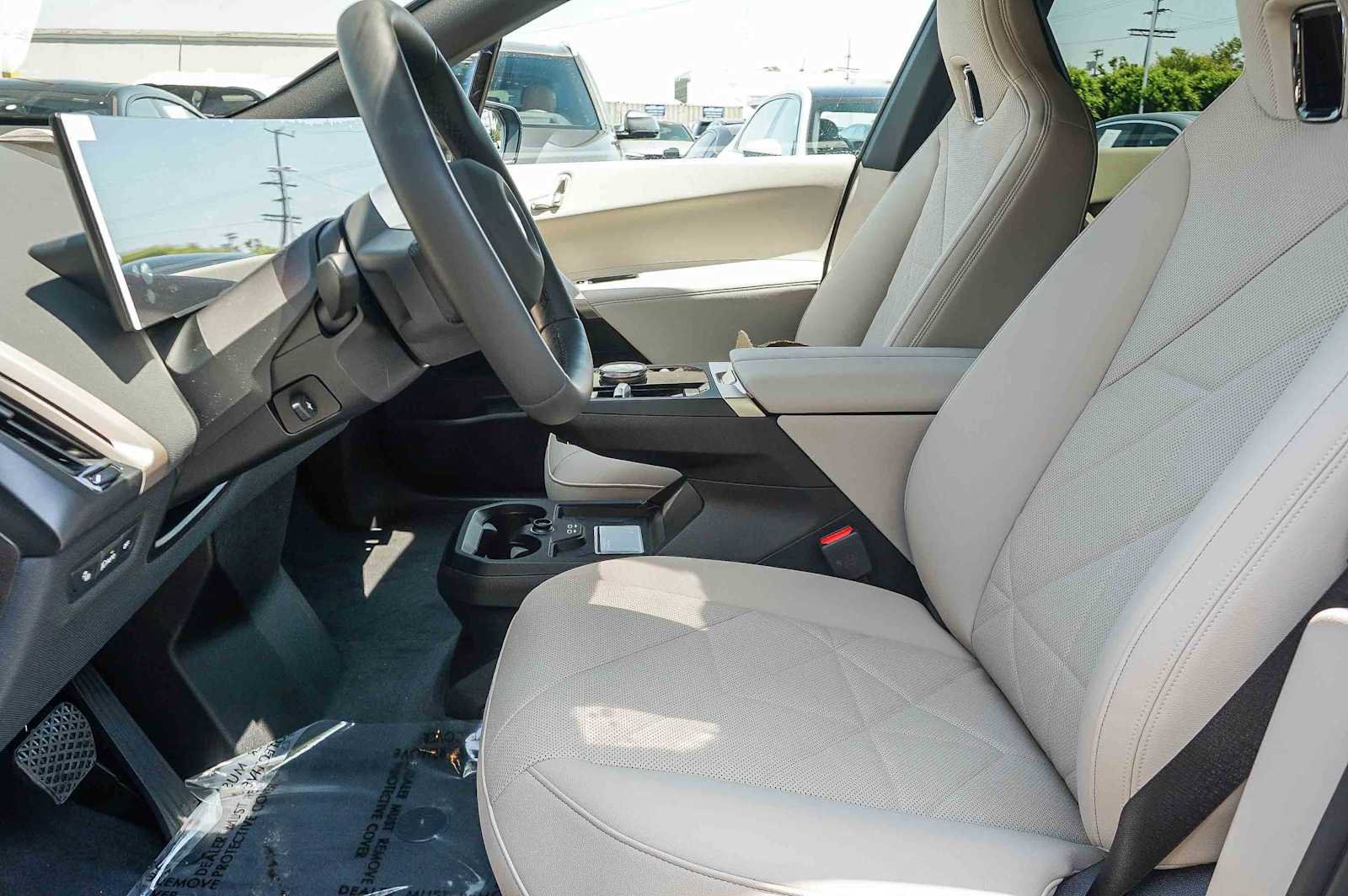 New 2026 BMW iX xDrive45 w/ Premium Package AWD/4WD image 19