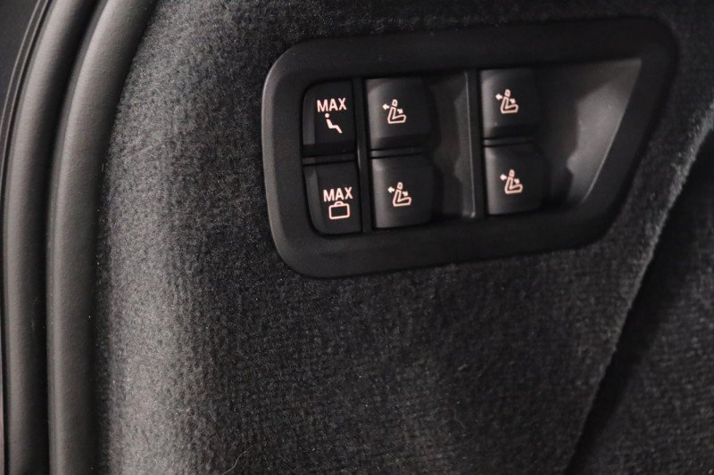 Used 2019 BMW X7 xDrive50i w/ M Sport Package AWD/4WD image 36