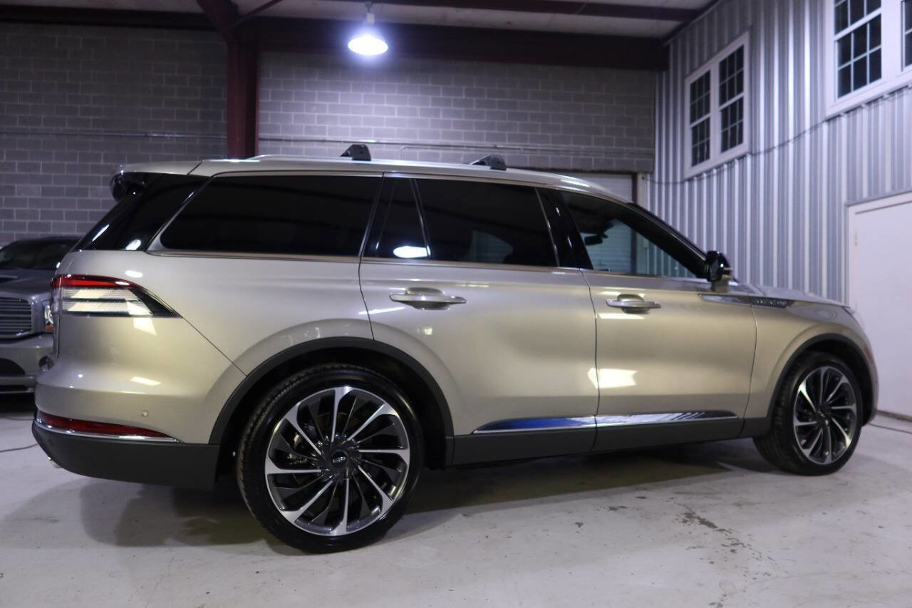 Used 2023 Lincoln Aviator Reserve w/ Equipment Group 201A image 6
