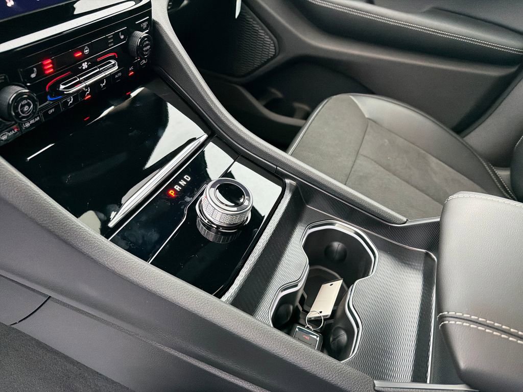 New 2025 Jeep Grand Cherokee L Altitude image 23