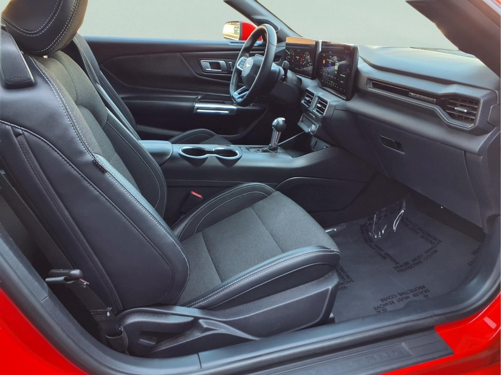 Used 2024 Ford Mustang Convertible RWD image 11