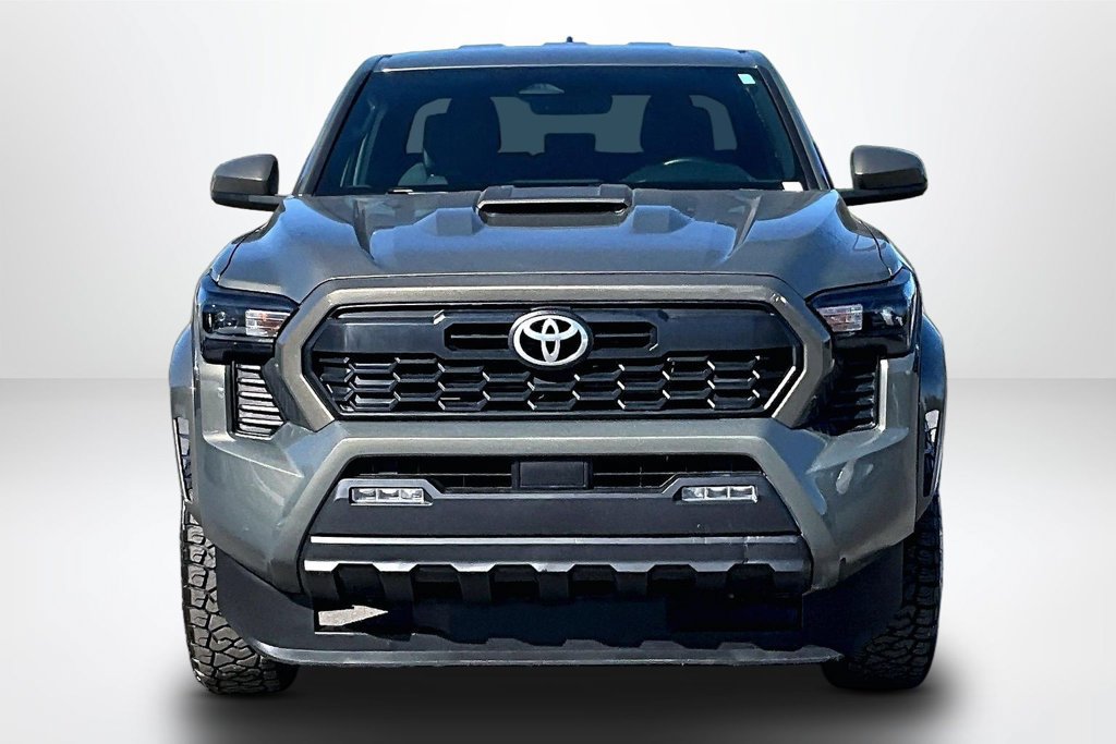 Used 2024 Toyota Tacoma TRD Sport AWD/4WD image 2