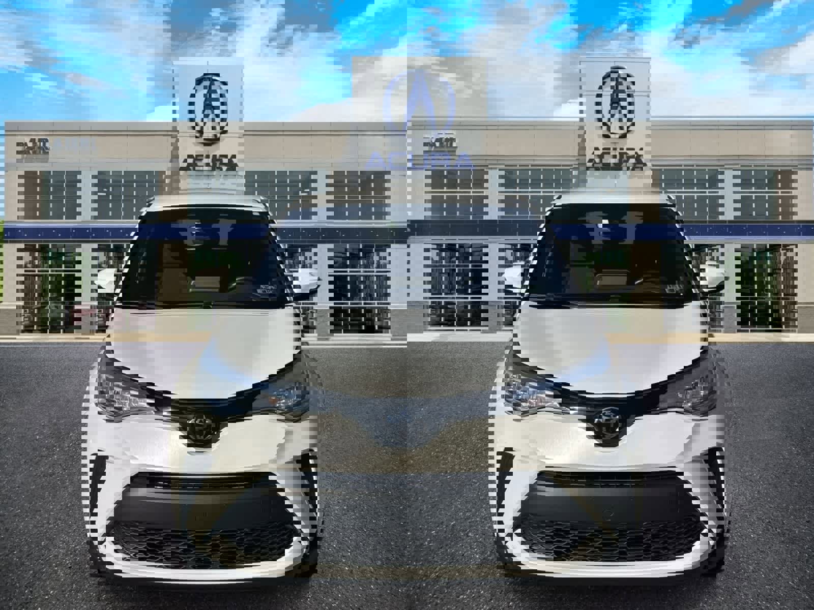 Used 2021 Toyota C-HR XLE image 8