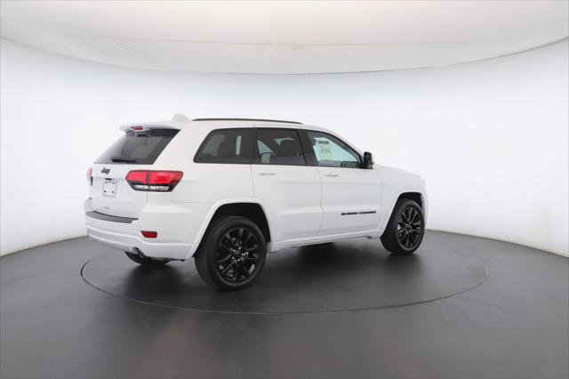 Certified 2022 Jeep Grand Cherokee Laredo X AWD/4WD image 31