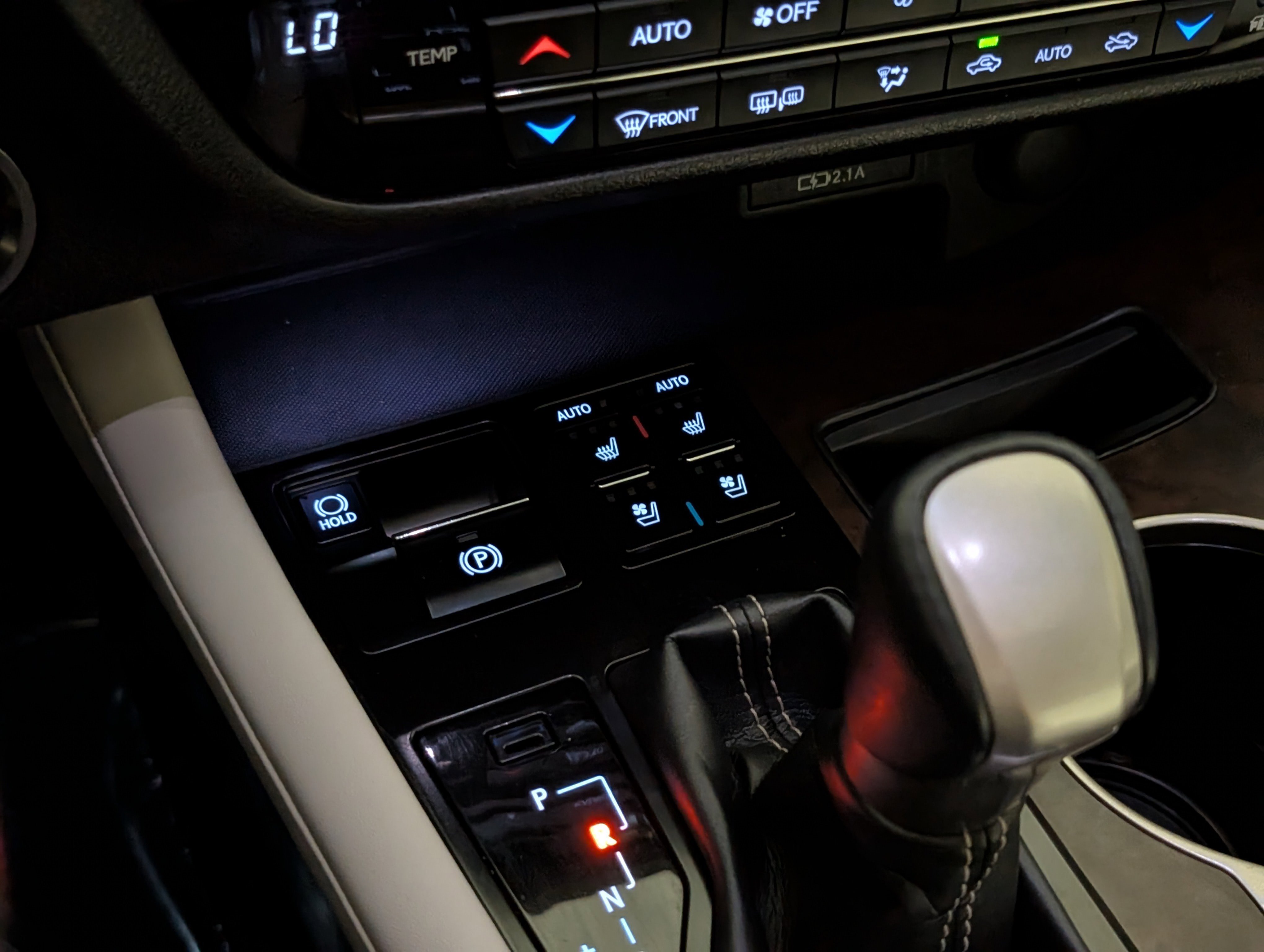 Used 2020 Lexus RX 450h AWD w/ Premium Package image 40