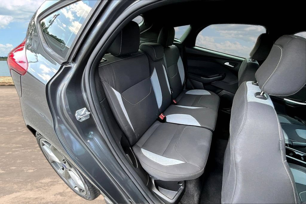 Used 2017 Ford Focus ST FWD image 26