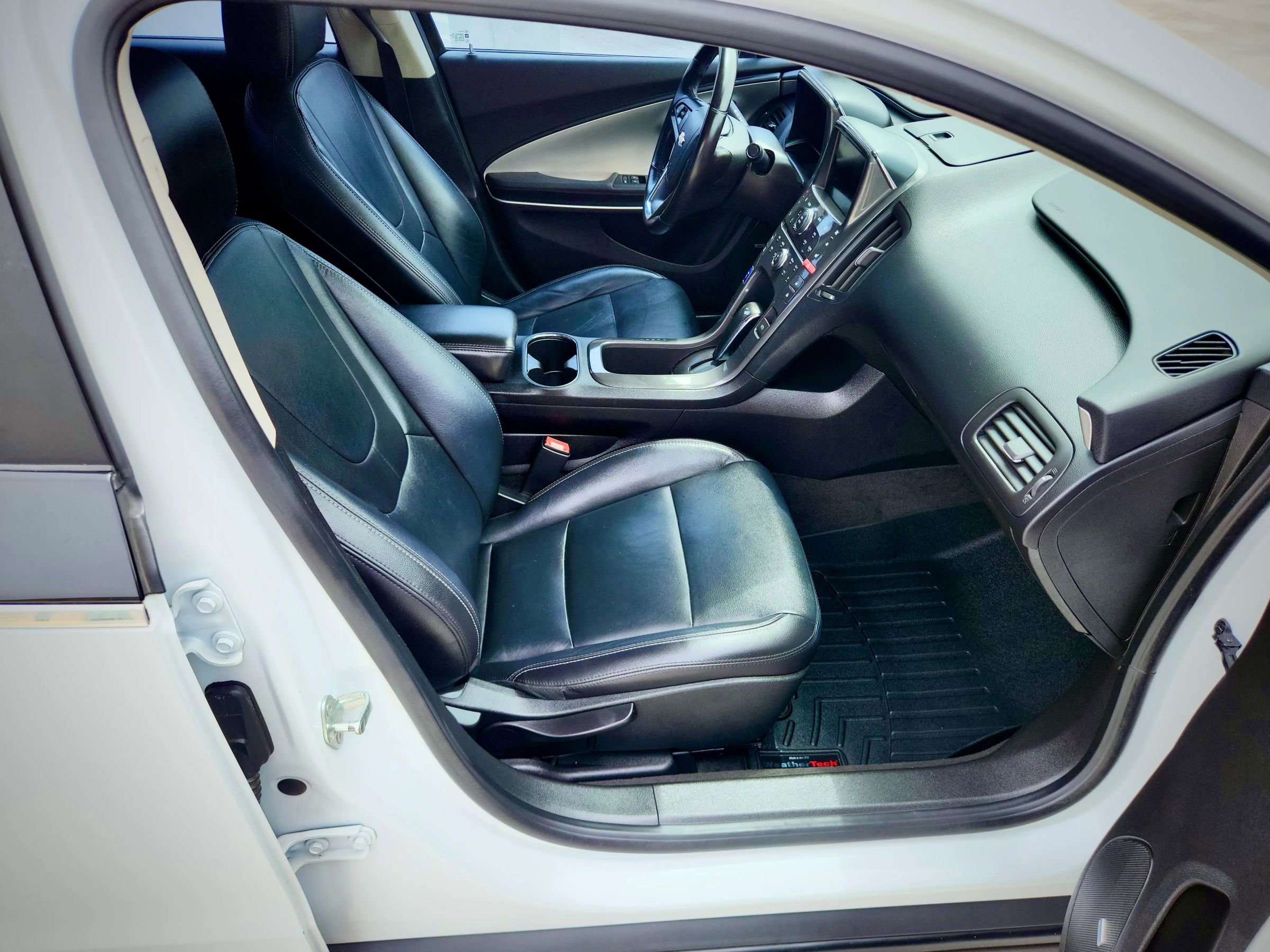 Used 2015 Chevrolet Volt Premium w/ Premium Trim Package image 32