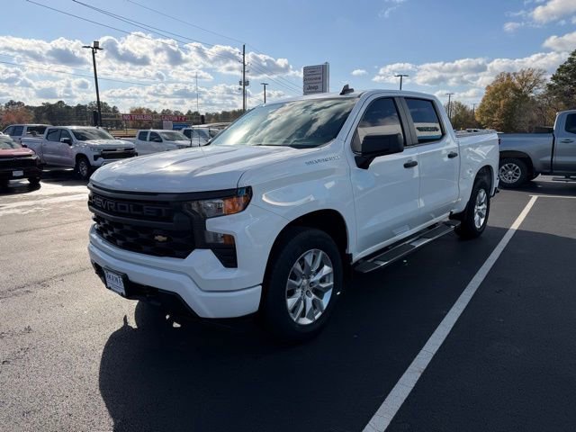 Used 2023 Chevrolet Silverado 1500 Custom image 3