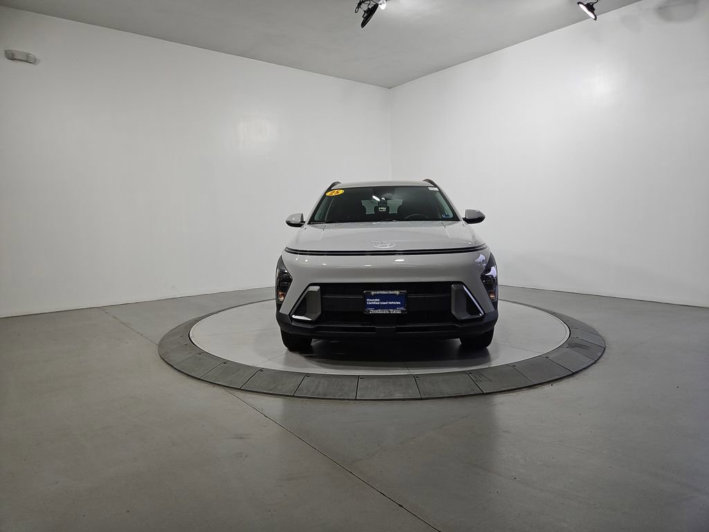 Certified 2025 Hyundai Kona SEL AWD/4WD image 10
