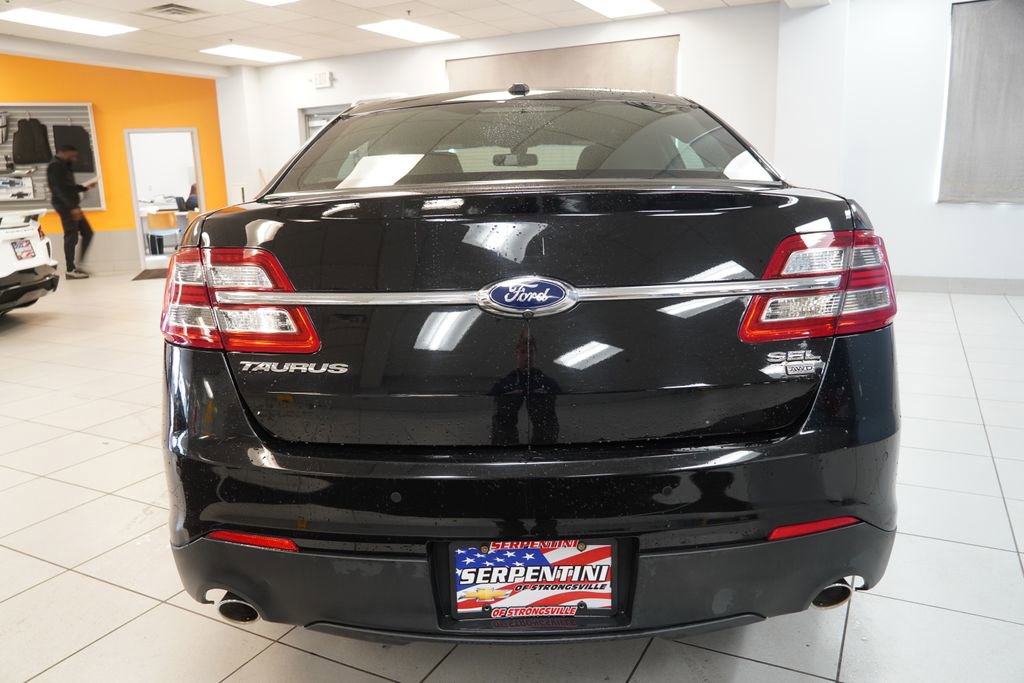 Used 2016 Ford Taurus SEL image 10